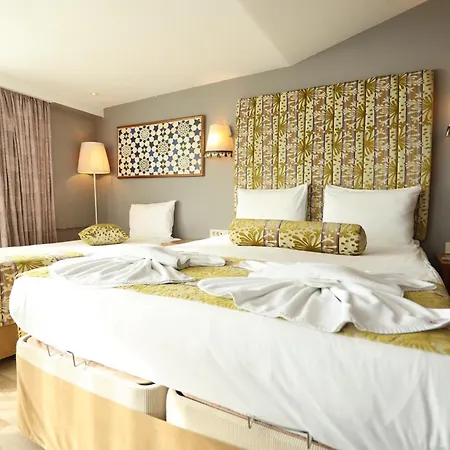 Tashkonak Hotell 3*